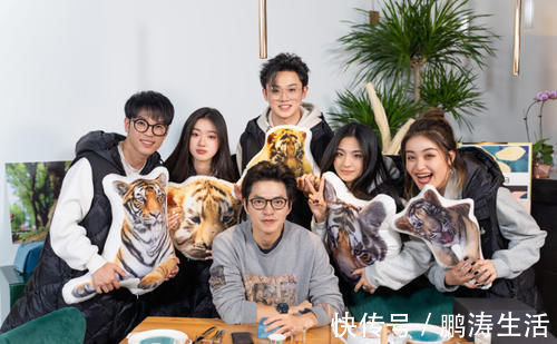 好声音34分钟纪录片感动满满,李健叮嘱学员培养音乐审美,有人从头哭到尾