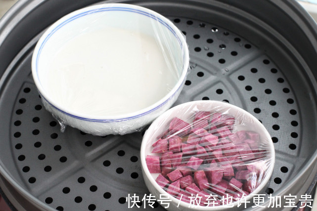 风靡朋友圈的网红小甜品,没有烤箱也能做,软糯香甜一口气能吃仨