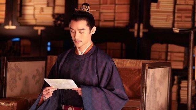 此人|此人本被皇帝任命为宰相，丁谓私改圣旨将他调往别地，此人竟认了