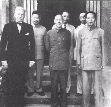 郑兄#难得一见!伟人致介石手稿,字迹洒脱奔放,指点江山,气吞河山