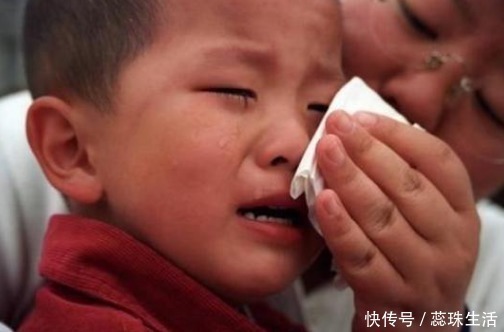 张奶奶|孩子在超市打碎一盒鸡蛋,店员要求10倍奉还,奶奶的做法很赞