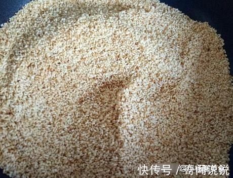 冰糖|想吃芝麻酱不用买了,教你在家做,香浓顺滑,半个小时做一罐