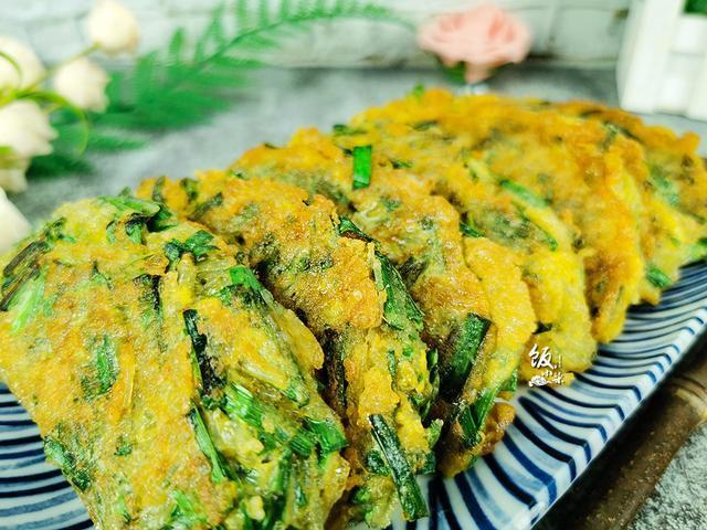 新版韭菜盒子，不用面粉，做法简单，味道香，出锅抢着吃