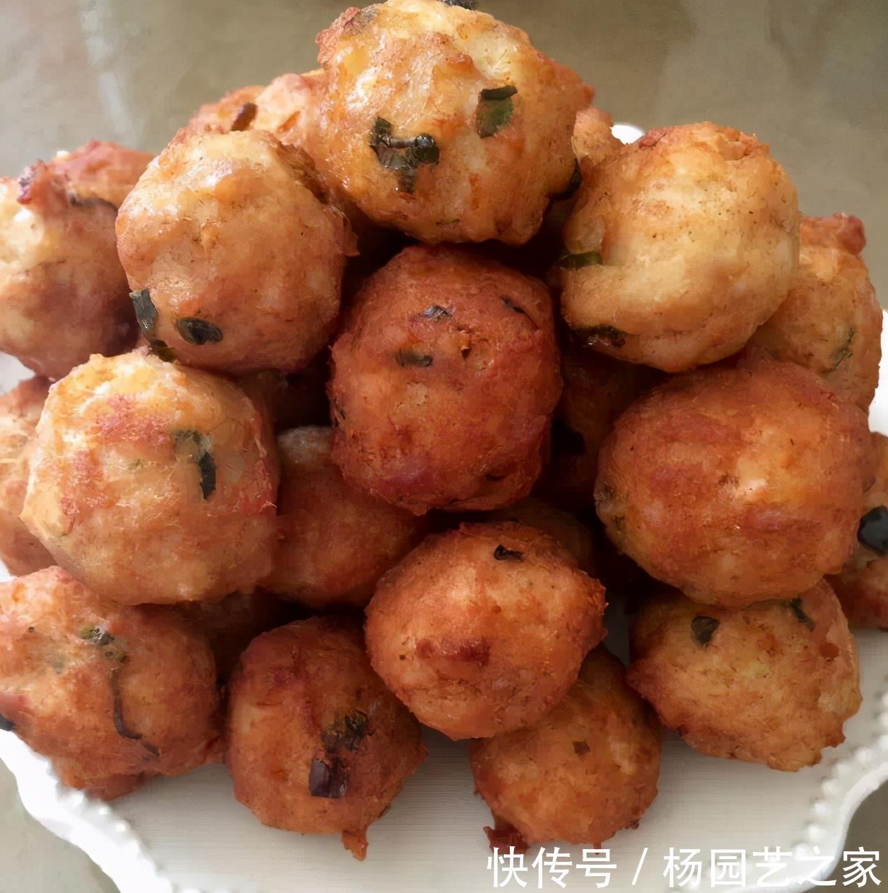  好吃|炸肉丸，牢记“3加2不加”，保证香酥可口，不散不腥不糊，好吃