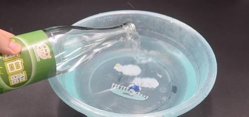 在梳子上涂抹牙膏，作用真厉害，解决了一个大烦恼，看完涨知识了