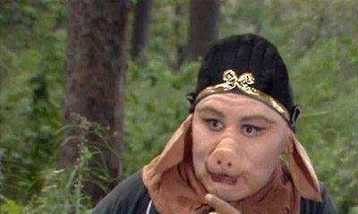 猪八戒被贬下凡,为何要咬死老母猪,你看他是在学谁