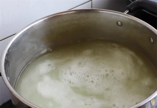 好吃|教你用传统面汤水腌酸豆角做法，2个小技巧，酸脆开胃又好吃