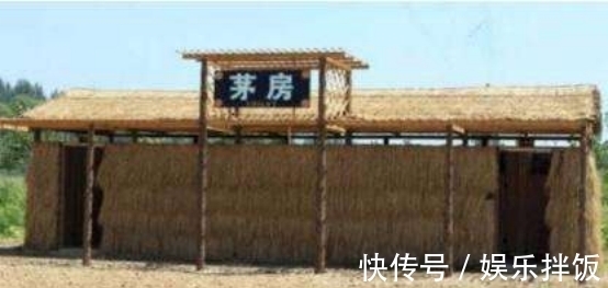 下联&棺材店门前的对联,上联“人无千岁寿”,下联更是让人称赞不已