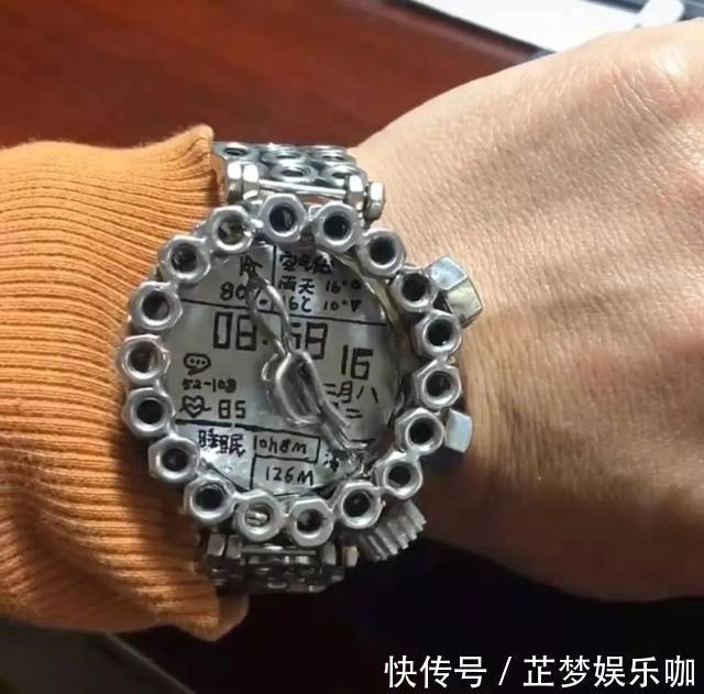 全网 华为太空手表刷爆全网,背后到底有什么玄机?