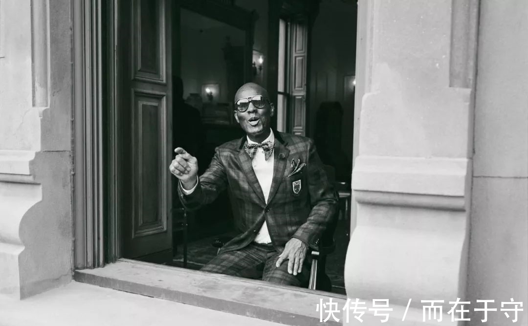 潮流 潮流大神最爱干的事就是把LV、Gucci和爱马仕剪碎做成“假货”?