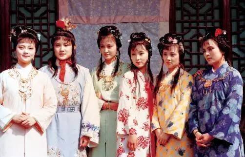 林黛玉|林黛玉无理取闹,宝玉用一句古诗表明心迹,网友:情商不是一般高