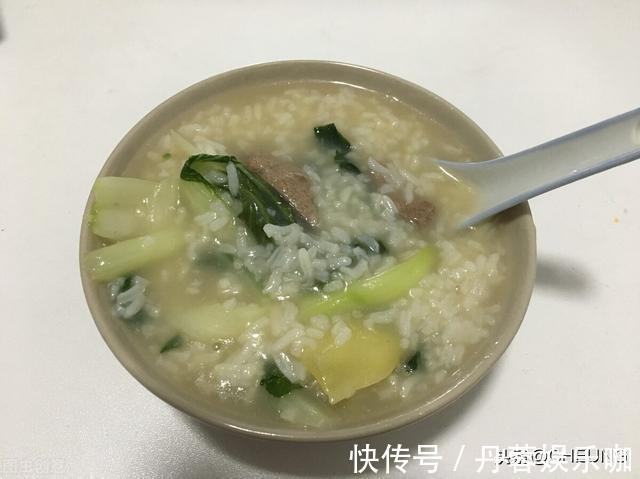 菠菜|菠菜猪肝粥，营养丰富好吸收，口感清淡软嫩，在家自己做超美味