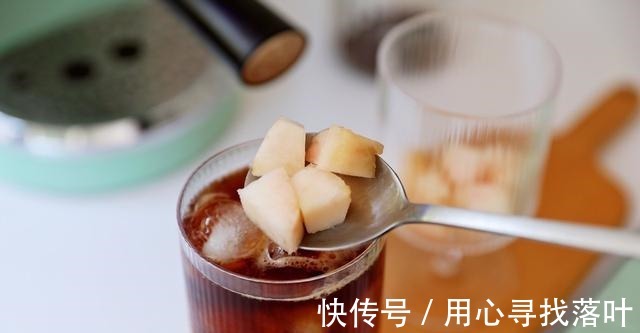 水蜜桃|甜甜的蜜桃搭配冰咖啡，美味可口，颜值高制作还简单！