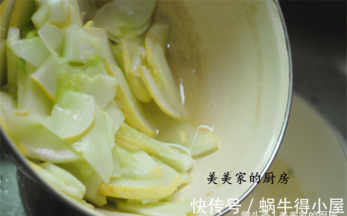 秋意|秋意渐浓,此菜抓紧吃,农村到处是,清润爽脆跟肉是绝配!