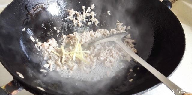 4月,“植物安眠药”终被发现,隔三差五吃一点