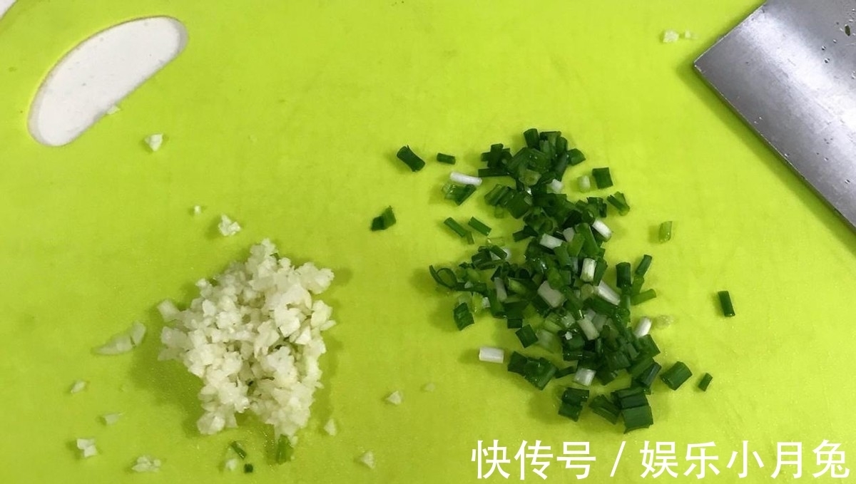 蒜泥|吃剩下的吐司再加工,做成蒜蓉吐司条,大人孩子都爱吃
