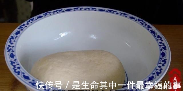 面团|懒人烤馕，步骤简单味道超棒，外香里软越嚼越过瘾，比馒头好吃