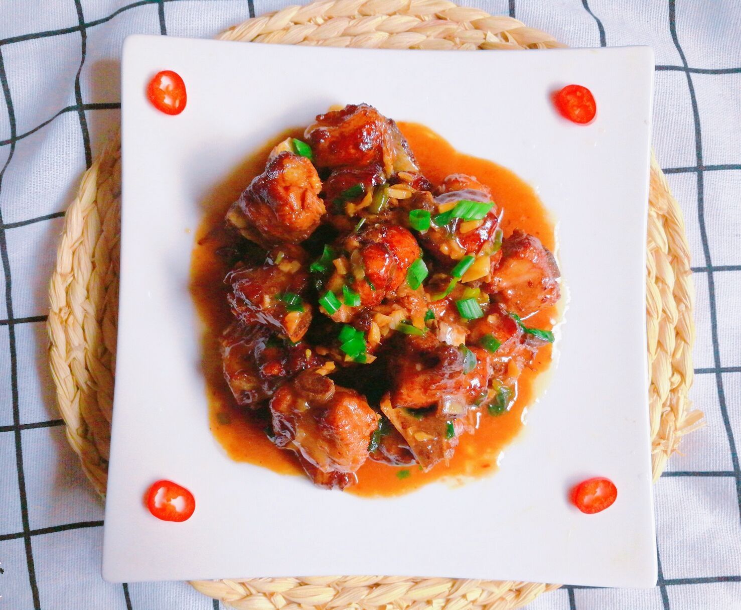 请朋友到家吃饭,3个人吃6道菜,4荤2素,朋友吃完直接不说话了!