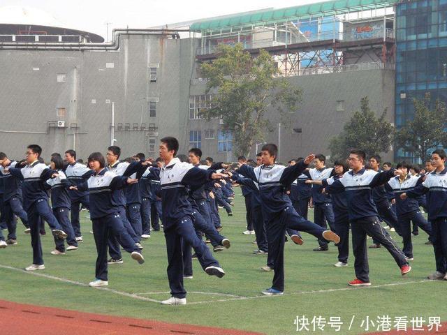 有人提出将汉服作为校服,这是否可行专家动动脑子都知道不行