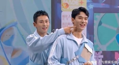 印小天与龚俊张哲瀚自拍,压力大狂开美颜,还做好被裁掉的准备