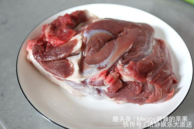 带来|饺子肉馅里打水,错了!头伏饺子二伏面,今天带来个不一样的饺子