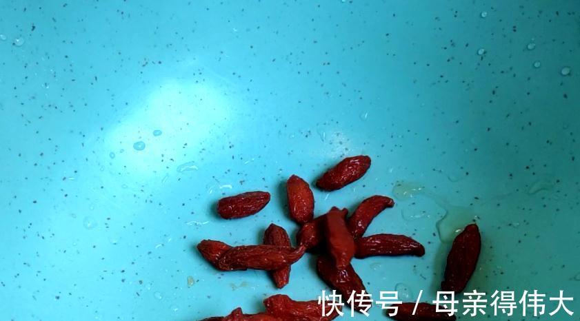 鸡蛋和生姜才是绝配，学会这种吃法，坚持一周肚子小了，手脚温热