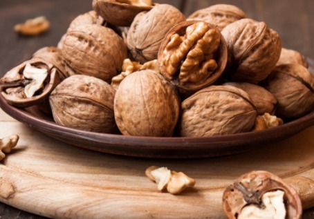 好处|早上空腹吃3颗核桃,半月后,3大好处显而易见,女人最不能错过
