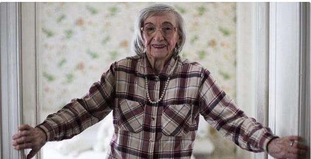 往事|希特勒的“试毒女郎”,15位仅她一人活下来,95岁才道出恐怖往事