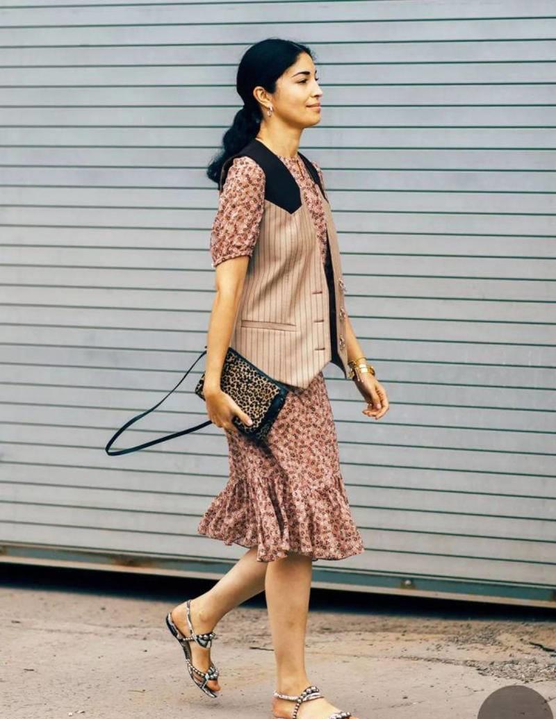 搞定|印花连衣裙+外套,5款造型搞定空调屋穿搭,时髦温度两手抓