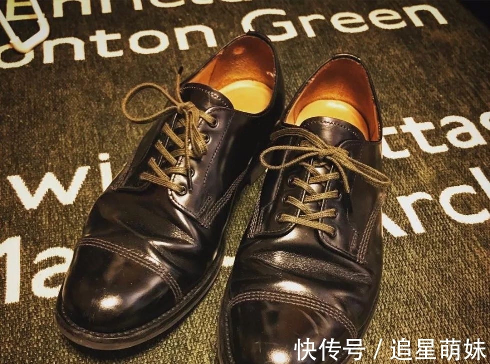 鞋履 既能“正式”,也能“随意”的 Sanders