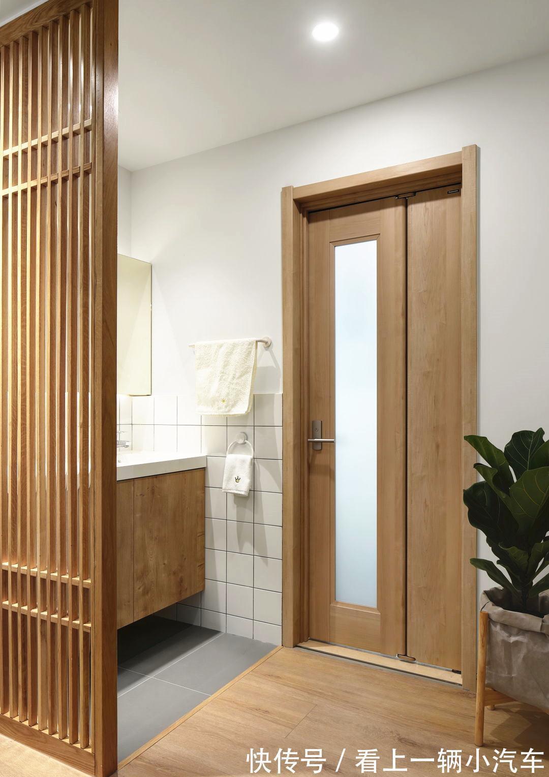 玄关柜|去客厅化有多爽?摒弃电视墙打造整面书柜,双胞胎女儿房也是亮点