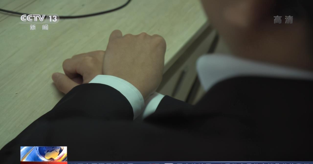 喝完|迷幻酒局|喝完酒打个牌,输了114万?事后才知自己被下药了