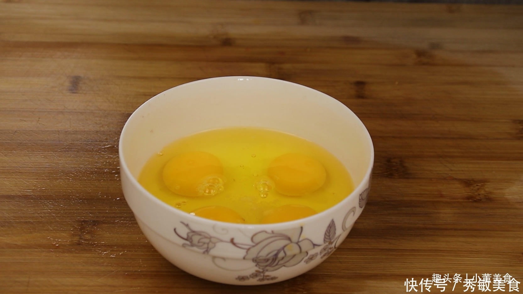 西红柿炒鸡蛋,先炒鸡蛋还是先炒西红柿很多人搞错,难怪不好吃