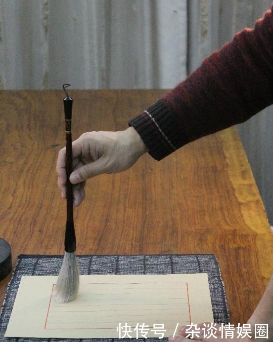  书法|一篇文章带你搞懂：书法的三指执笔和五指执笔各有什么优势？