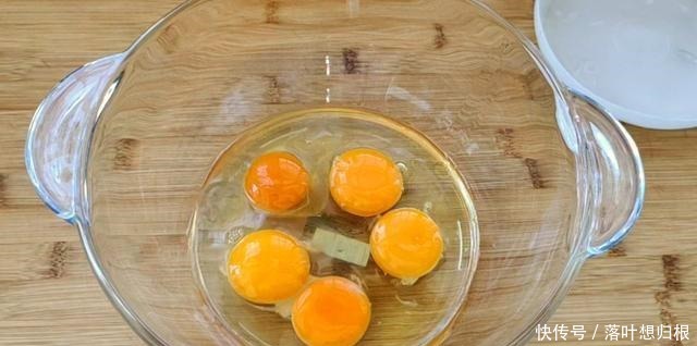 这才是蛋糕卷的正确做法,不开裂不掉皮,高颜值,味道超赞