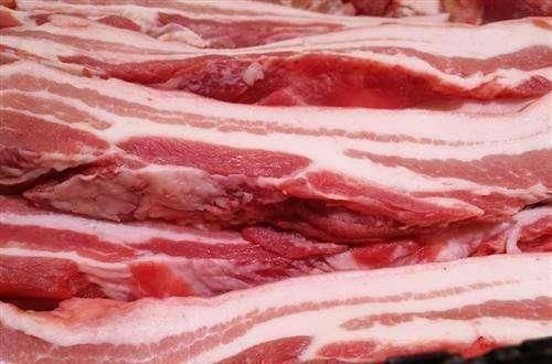 买猪肉时,这2块部位不要买,特别是第一种,对身体危害很大