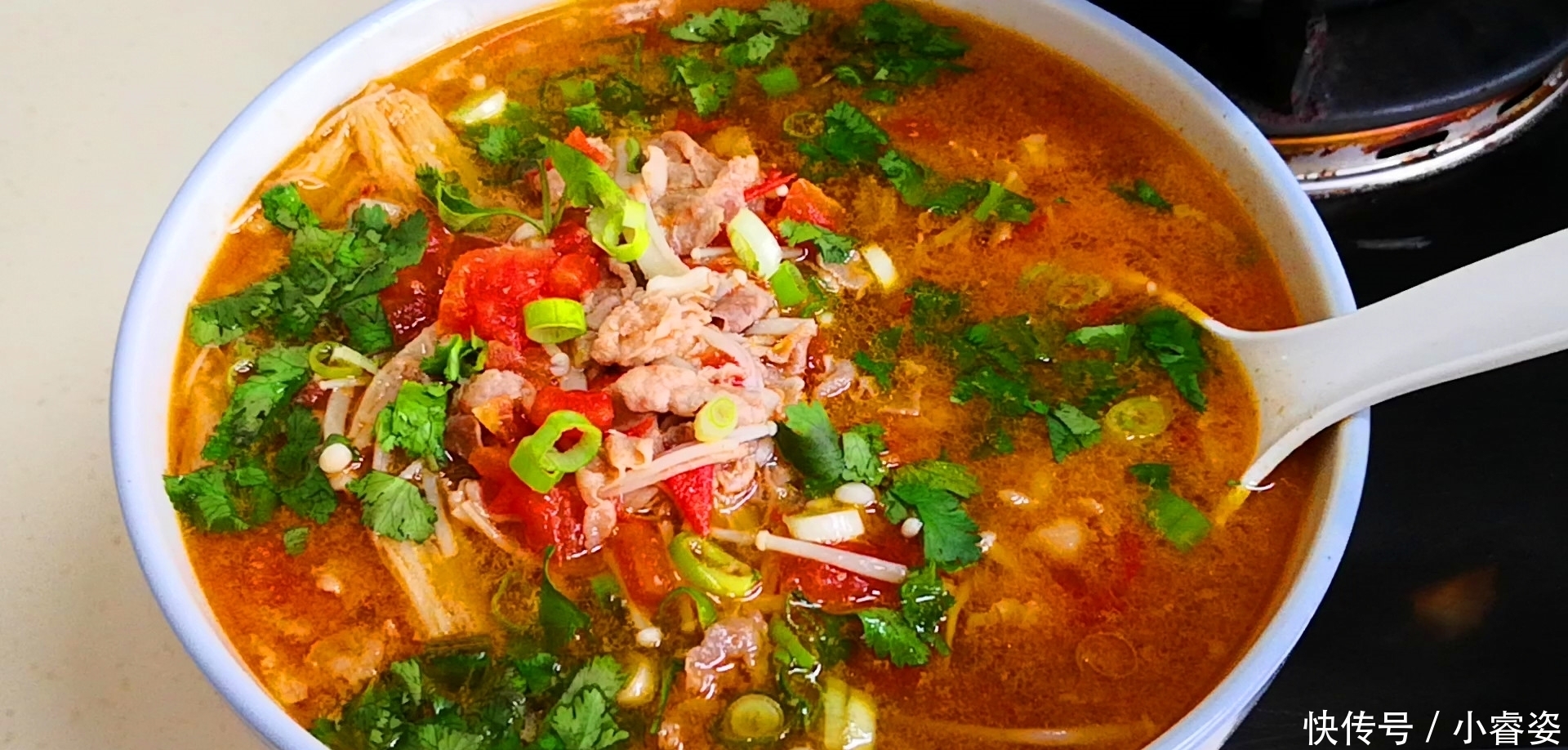 营养|入秋滋补,我家最爱喝这汤,比鸡汤营养,比排骨汤好喝,太香了