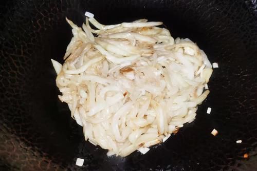 天气寒冷，碰到此菜别手软，爽口又开胃，易吸收不上火，太香了