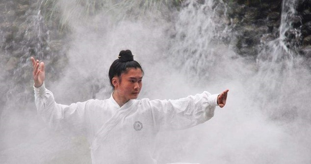 师父!李立群讲述真实的中国内功:他的气功师父死后,禁止任何人碰他