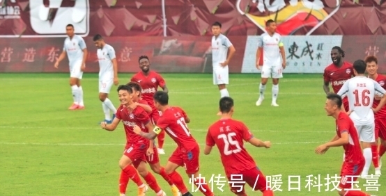 板凳席|东北足球PK南派足球:客家露出升超野心,冰城想取分难度不小