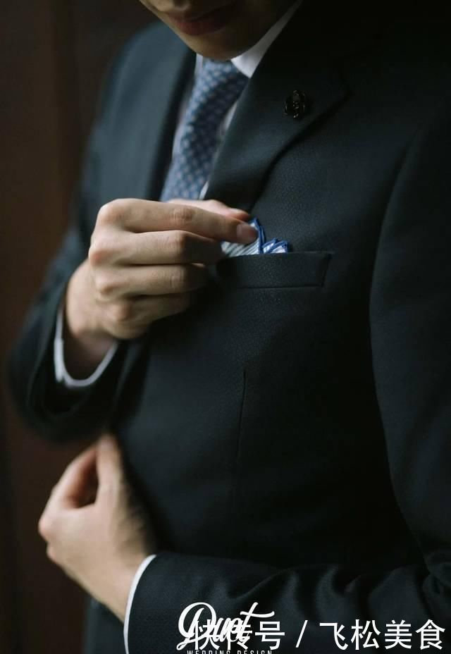 穿过这片森林，一起共赴人生美好，细雨中的户外婚礼