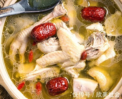 肉制品|炖鸡汤，别直接加水！教你炖鸡汤的正确方法，汤浓味儿鲜，不油腻