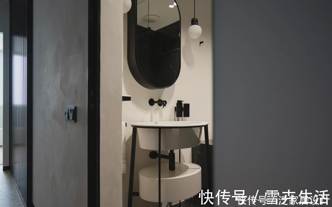 qiji这个100平米的双层住宅，将女性的坚强与柔美发挥的恰到好处！