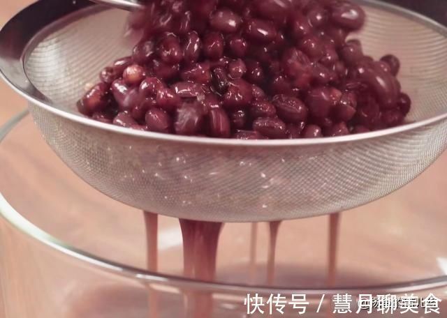 分享一款孩子爱吃的红豆松糕,香甜味美,松软营养,好吃又解馋