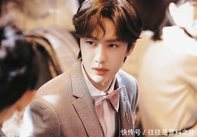 王一博因代言问题不续约天天向上？官方终于给出答案，不愧是酷盖