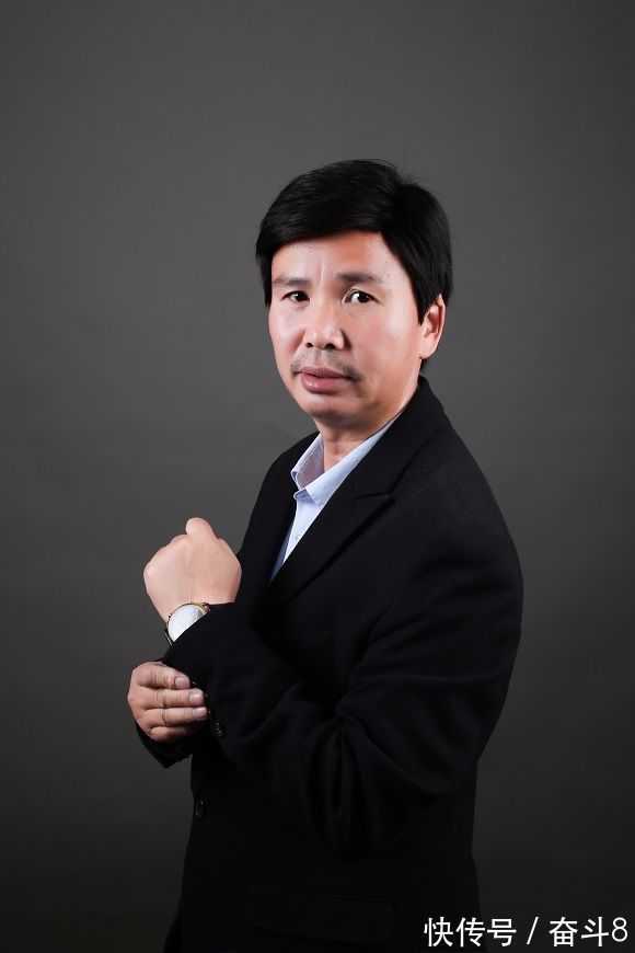 周校华|书法家周校华——砚中墨浓笔气盛,雄健奔放 ,洒脱秀逸