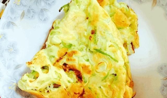 牛奶|我教你一个超简单的早餐饼，尝起来又软又嫩，加粥和牛奶很好