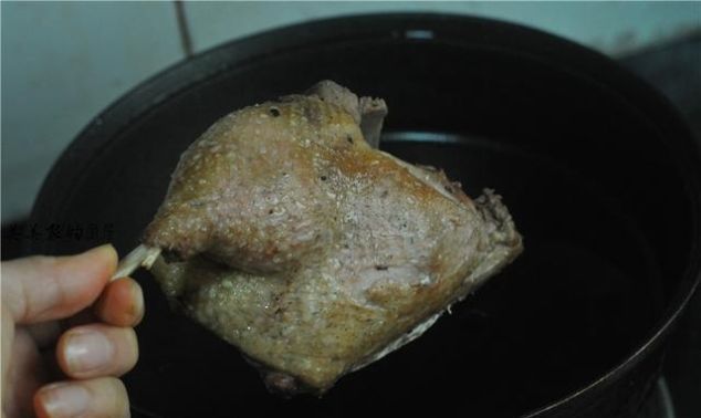 孩子馋肉了,给他做个香酥鸭,做法超级简单,酥而不腻满口香