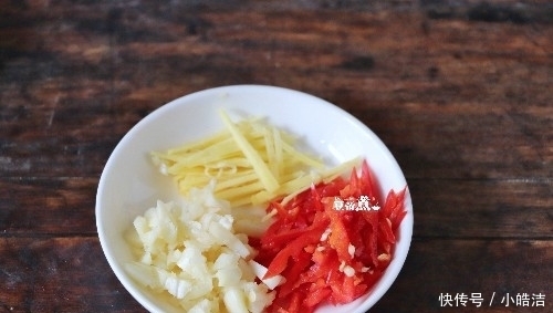 天天没胃口,做个小菜改善一下伙食,每次做一碟,孩子都抢着吃