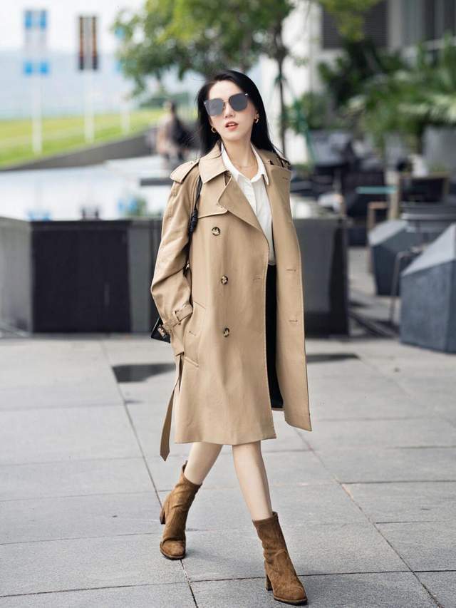 调节扣|秋冬,怎么穿性感女人味?风衣配白色衬衫和白色短裤,秀出大长腿